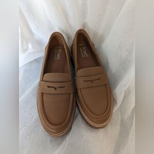 TOMS Cara Loafer